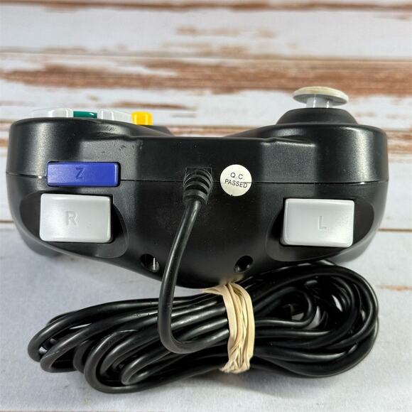 Nyko Star Pad Controller for Nintendo GameCube/Wii - Black - Picture 4 of 5